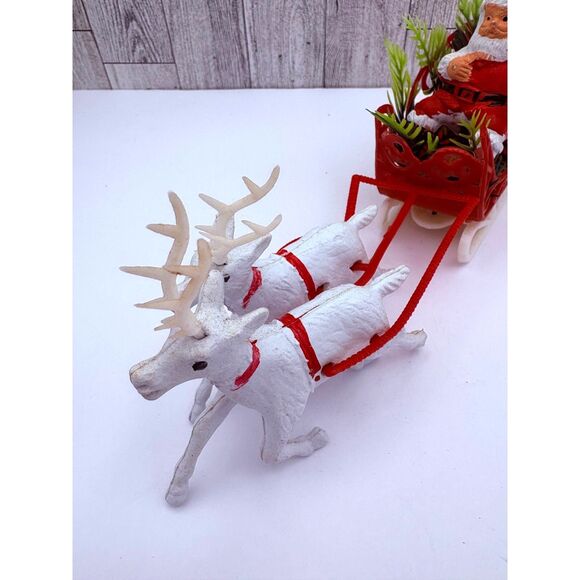 Vintage 1950s Tabletop Santa Reindeer Sleigh Plastic Christmas MCM - Picture 4 of 6